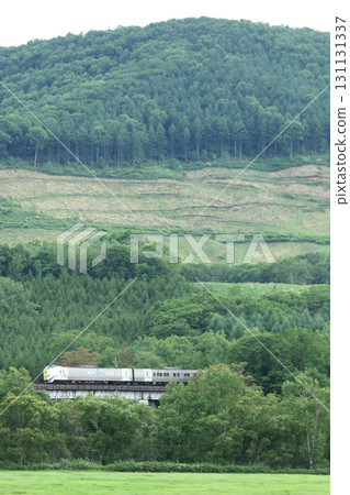 Limited Express Ozora running through Karikachi Pass. Limited Express Tokachi Ozora. Nemuro Main Line. Sekisho Line. Kiha 261. 131131337