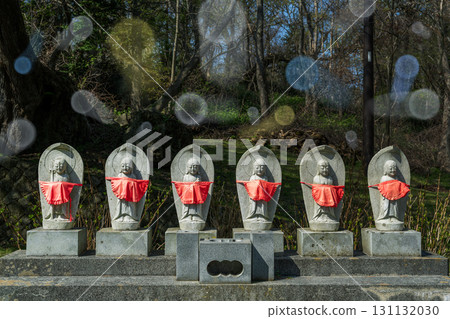 Six Jizo statues, with the image of flying orbs, Usu Zenkoji Temple, Date City, Hokkaido Six Jizo statues, with the image of flying orbs, Usu Zenkoji Temple, Date City, Hokkaido 131132030