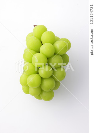 Fresh and juicy Shine Muscat grapes Fresh and juicy Shine Muscat grapes 131134721
