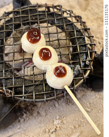 Odango 在爐膛裡烤 Odango 在爐膛裡烤 131135176