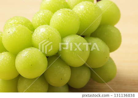 Fresh and delicious Shine Muscat grapes 131136838