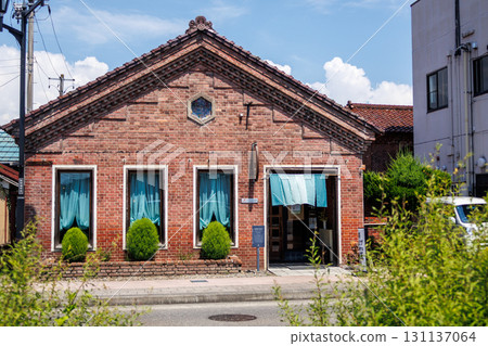 A brick building that evokes the history of Kitakata Station 131137064