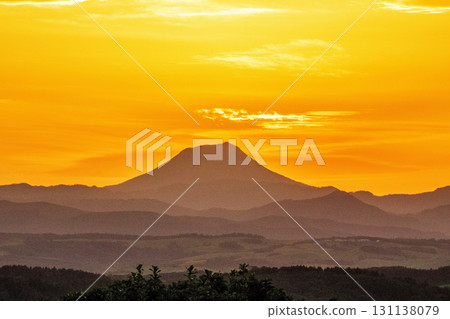 The sun sets over Mount Oakan, which resembles Mount Fuji The sun sets over Mount Oakan, which resembles Mount Fuji 131138079