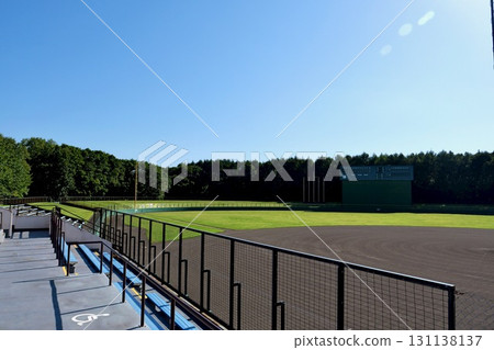 從三壘看台看左外野 131138137