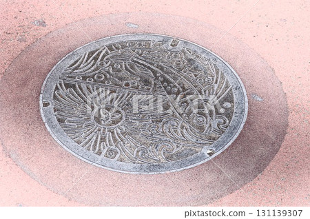 CG illustration of a manhole cover with the motif of the Ayu Festival in Atsugi City 131139307