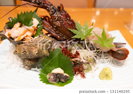 美味的龍蝦和蠑螺刺身 131140295