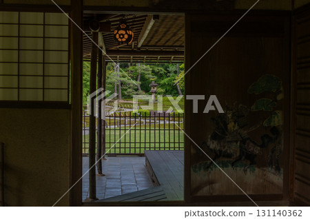 Isuien Garden in May - The Garden Beauty of the Ancient Capital of Nara 131140362