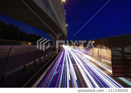 Traffic jam under the Metropolitan Expressway Route 5 Ikebukuro Line overpass at night [Traffic image] 131140930