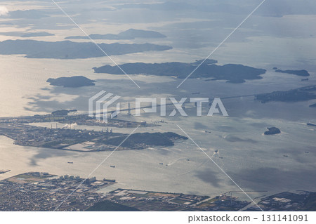 從飛機窗口看到的瀨戶大橋(香川縣) 從飛機窗口看到的瀨戶大橋(香川縣) 131141091