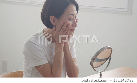 美容皮膚年齡健康形象 131142752