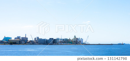 Blue sky and industrial area view from Himeji Port, Hyogo Prefecture 131142798