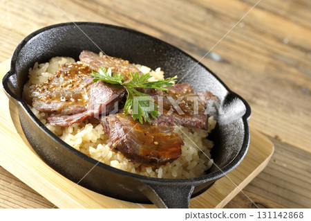 蒜香飯配烤肉 131142868