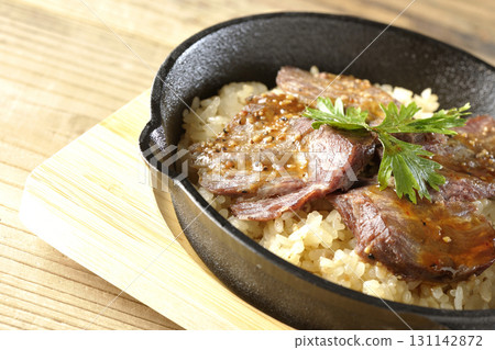 蒜香飯配烤肉 131142872