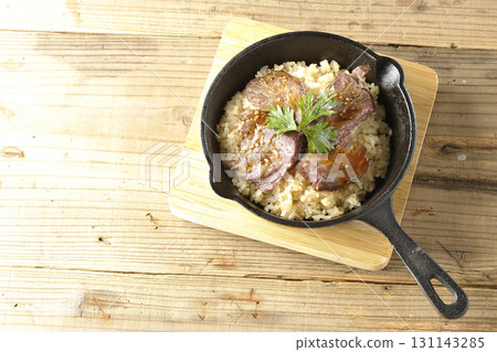 蒜香飯配烤肉 131143285