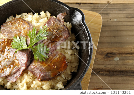 蒜香飯配烤肉 131143291