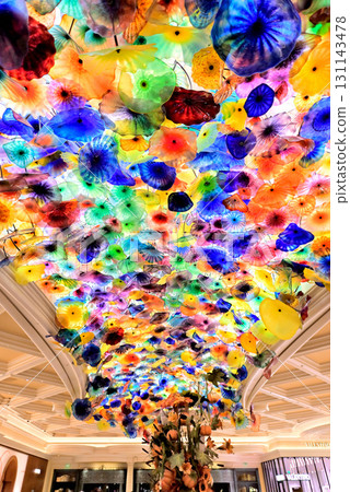 貝拉吉歐飯店大廳天花板的威尼斯玻璃裝飾 131143478