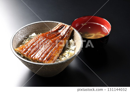 Eel rice bowl and soup set Eel rice bowl and soup set 131144032