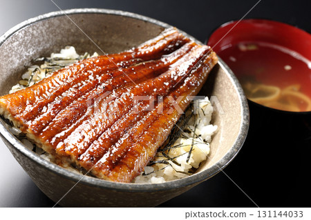 Eel rice bowl and soup set 131144033