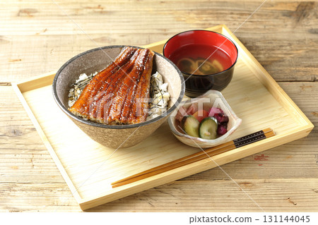 Eel rice bowl and soup set Eel rice bowl and soup set 131144045