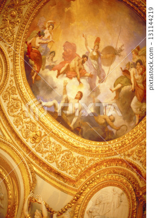 A slightly old Paris streetscape A long-established hotel Classic ceiling decorations and frescoes A slightly old Paris streetscape A long-established hotel Classic ceiling decorations and frescoes 131144219