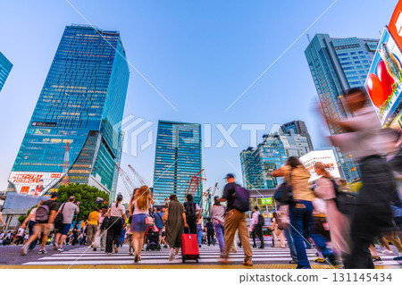 東京都市景觀的新紀元。令人嘆為觀止的入境旅遊…外國遊客熙熙攘攘的澀谷十字路口(第17次) 東京都市景觀的新紀元。令人嘆為觀止的入境旅遊…外國遊客熙熙攘攘的澀谷十字路口(第17次) 131145434