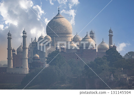 Taj Mahal 131145504
