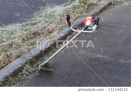 mowing image 131148231