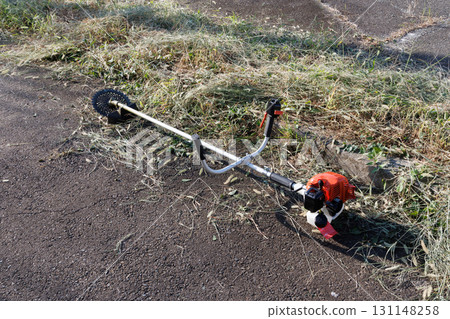 mowing image 131148258