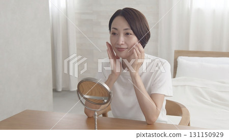 美容皮膚年齡健康形象 131150929