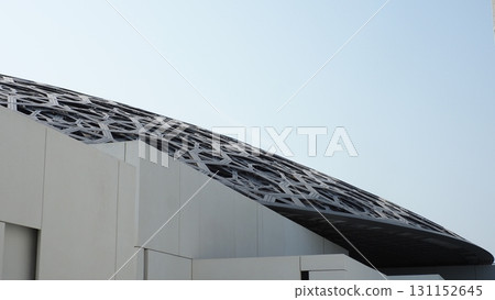 Louvre Abu Dhabi 131152645