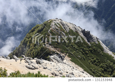 Marishiten, where the ridgeline continues from the summit of Kaikoma-ga-take Marishiten, where the ridgeline continues from the summit of Kaikoma-ga-take 131153948