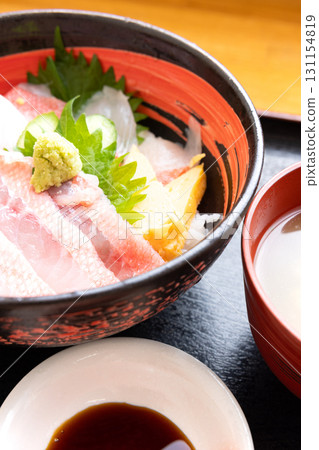 Izu specialty, delicious three-colored golden-eyed snapper rice bowl set meal 131154819