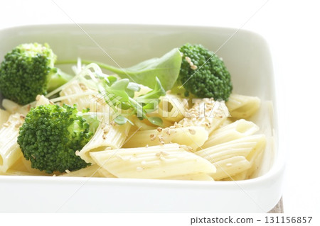 通心粉和綠花椰菜意麵 通心粉和綠花椰菜意麵 131156857