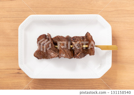 Beef tongue 131158540