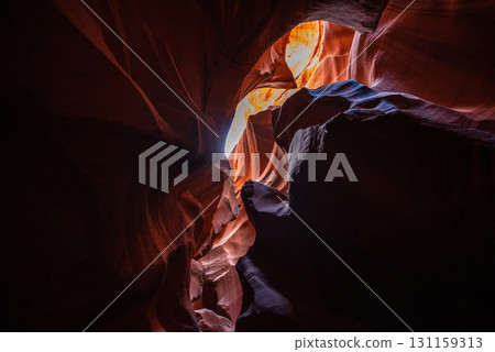 羚羊峽谷-地球雕刻的藝術 羚羊峽谷-地球雕刻的藝術 131159313