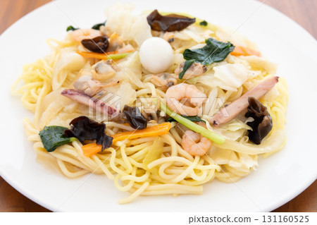 美味又鹹又厚的海鮮炒麵 美味又鹹又厚的海鮮炒麵 131160525