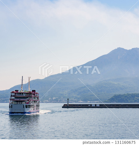 櫻島渡輪是連接櫻島和鹿兒島港的海上交通系統【鹿兒島的風景】 櫻島渡輪是連接櫻島和鹿兒島港的海上交通系統【鹿兒島的風景】 131160675