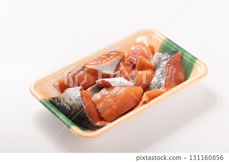 [Hokkaido] Autumn salmon fillet 131160856