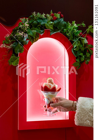 A luxurious parfait of white and red strawberries A luxurious parfait of white and red strawberries 131161091