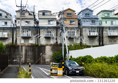 Prefabricated house on a hill 131161220