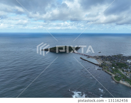 Drone aerial shot of the spectacular view from Tojinbo in Fukui Prefecture Drone aerial shot of the spectacular view from Tojinbo in Fukui Prefecture 131162456