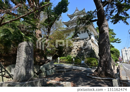 Ushitora Tower and the park entrance (Tsu Castle) Ushitora Tower and the park entrance (Tsu Castle) 131162474