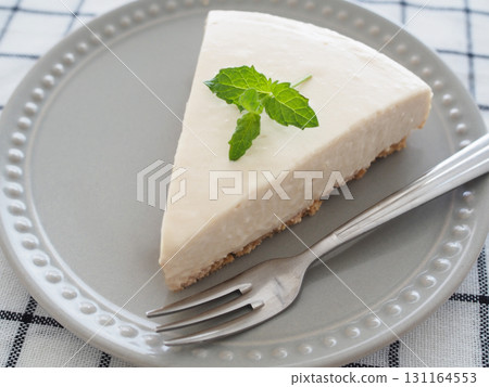 Rare cheese cake 131164553