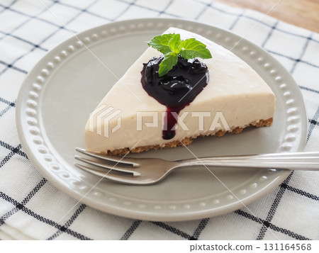 稀有芝士蛋糕配藍莓醬 131164568
