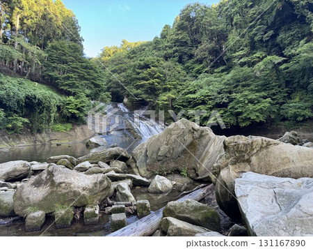 Yoro Valley Kuriamata Falls 131167890