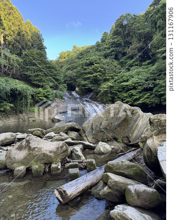 Yoro Valley Kuriamata Falls 131167906