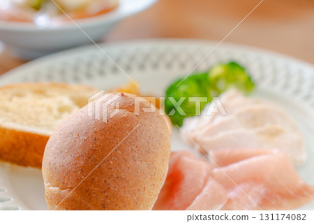 Bread, chicken ham and vegetable breakfast 131174082