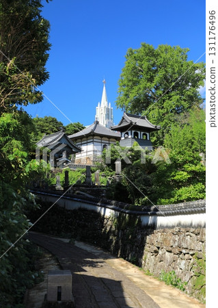 A road with a view of temples and churches (Hirado City, Nagasaki Prefecture, Japan) 131176496