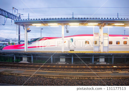 Akita Shinkansen E6 Series (Omagari Station at dusk) Akita Shinkansen E6 Series (Omagari Station at dusk) 131177513