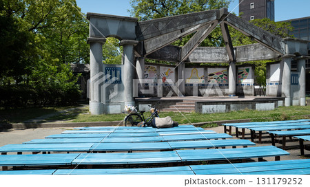 Homeless guy sleeping on the bench Japan 131179252